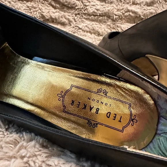 NEW Ted Baker London Saysa Stilleto black/ gold size US10/ UK8 - Picture 2 of 10